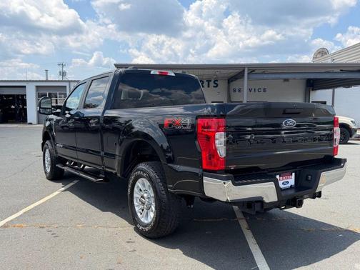 Black Metallic 2022 Ford F-250 XL