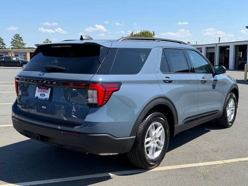 Vapor Blue Metallic 2026 Ford Explorer Active