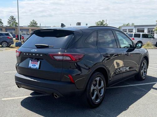 Black Metallic 2025 Ford Escape ST-Line