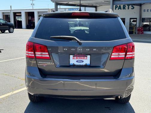 Granite Crystal Metallic Clearcoat 2020 Dodge Journey SE Value