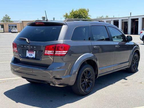 Granite Crystal Metallic Clearcoat 2020 Dodge Journey SE Value