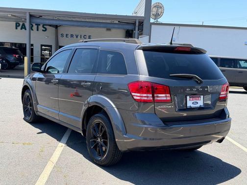 Granite Crystal Metallic Clearcoat 2020 Dodge Journey SE Value