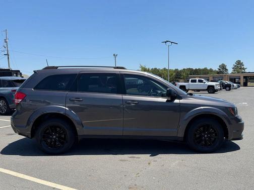 Granite Crystal Metallic Clearcoat 2020 Dodge Journey SE Value