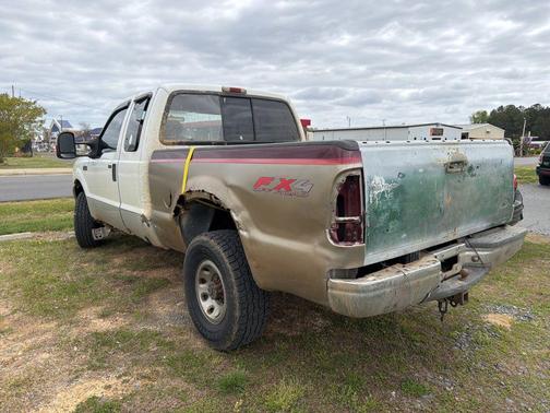 Oxford White Clearcoat 2004 Ford F-250