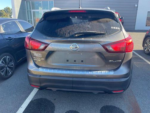 Gun Metallic 2017 Nissan Rogue Sport SL