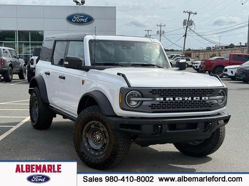 Oxford White 2025 Ford Bronco Badlands SUV