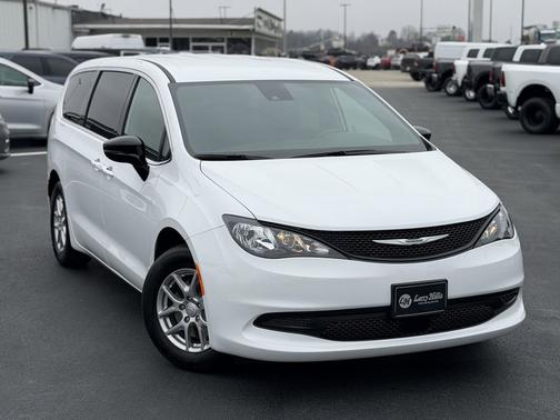 2026 Chrysler Voyager LX