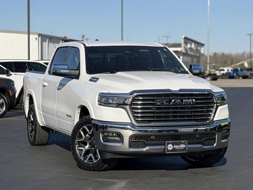 Bright White Clearcoat 2025 RAM 1500 Laramie