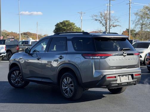 2025 Nissan Pathfinder SV 4WD