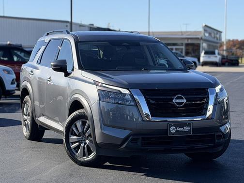 2025 Nissan Pathfinder SV 4WD