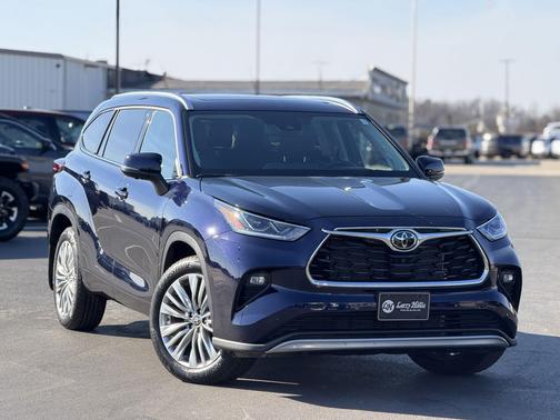 2023 Toyota Highlander Platinum