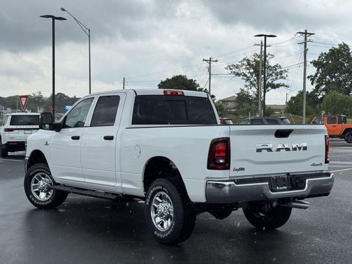 2025 RAM 2500 Tradesman Crew Cab 4x4 6'4' Box