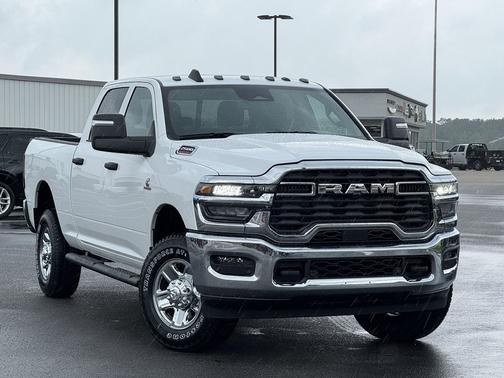 2025 RAM 2500 Tradesman Crew Cab 4x4 6'4' Box