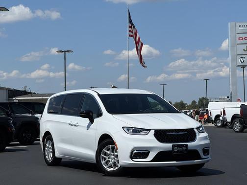 2026 Chrysler Pacifica L