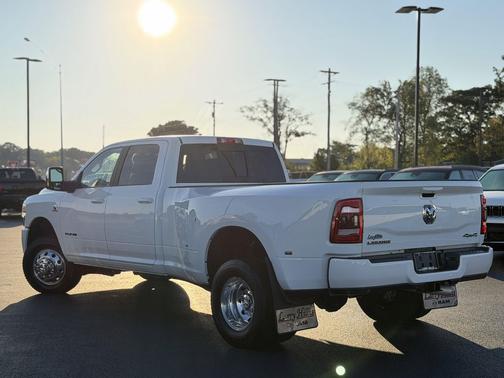 2024 RAM 3500 Laramie Crew Cab 4x4 8' Box