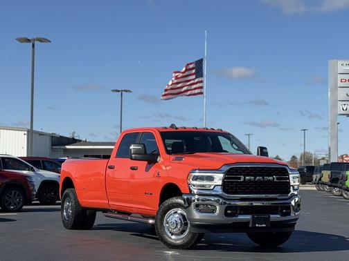 2024 RAM 3500 Big Horn Crew Cab 4x4 8' Box