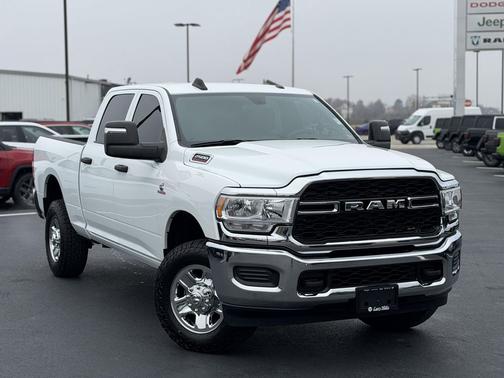2024 RAM 2500 Tradesman Crew Cab 4x4 6'4' Box