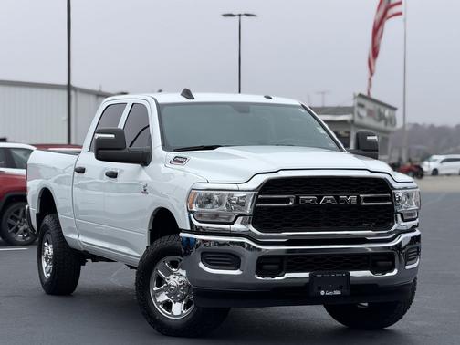2024 RAM 2500 Tradesman Crew Cab 4x4 6'4' Box