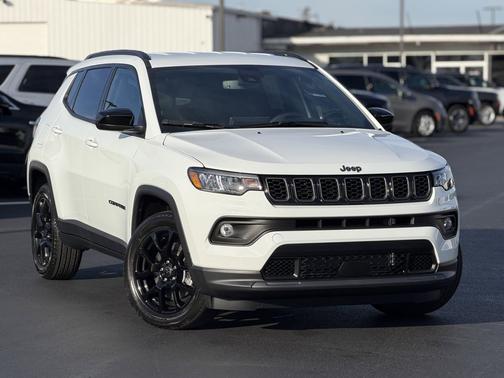 Bright White Clearcoat 2026 Jeep Compass Latitude