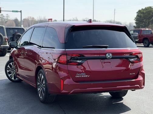 Radiant Red Metallic II 2025 Honda Odyssey Elite