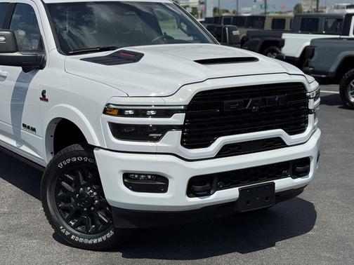 2025 RAM 3500 Limited Crew Cab 4x4 6'4' Box