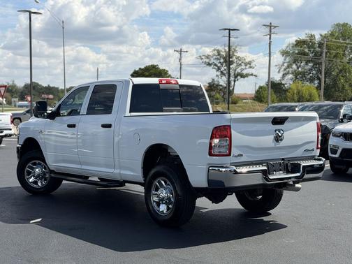 2023 RAM 2500 Tradesman Crew Cab 4x4 6'4' Box