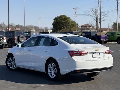 2021 Chevrolet Malibu FWD LT