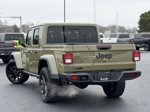2025 Jeep Gladiator Nighthawk