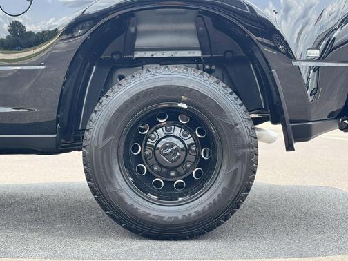 2025 RAM 3500 Laramie Crew Cab 4x4 8' Box