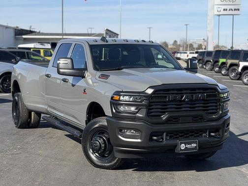 2026 RAM 3500 Tradesman Crew Cab 4x4 8' Box