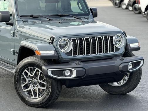 2026 Jeep Wrangler 4-Door Sahara 4x4