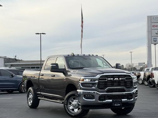 2025 RAM 2500 Tradesman Crew Cab 4x4 6'4' Box