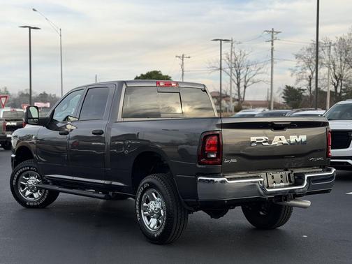 2025 RAM 2500 Tradesman Crew Cab 4x4 6'4' Box