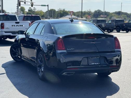 2021 Chrysler 300 S