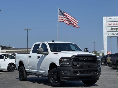 2025 RAM 2500 Tradesman Crew Cab 4x4 6'4' Box