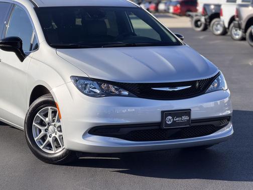 2026 Chrysler Voyager LX