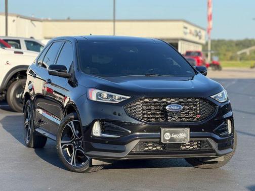 Black 2020 Ford Edge ST