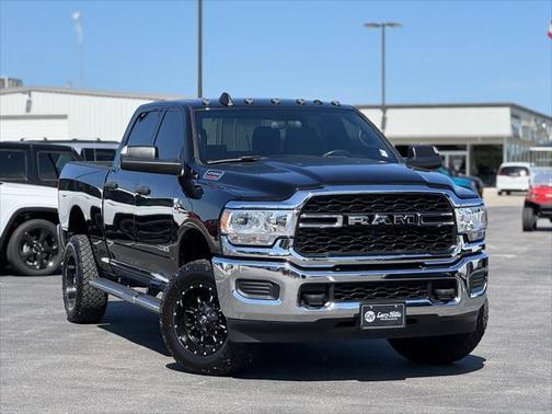 2022 RAM 2500 Tradesman Crew Cab 4x4 6'4' Box