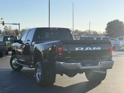 2026 RAM 3500 Tradesman Crew Cab 4x4 8' Box