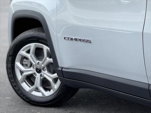 2025 Jeep Compass Latitude
