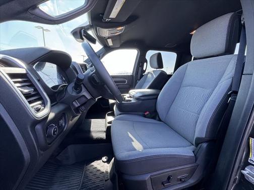 2024 RAM 3500 Big Horn Crew Cab 4x4 8' Box