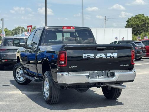 2025 RAM 2500 Tradesman Crew Cab 4x4 6'4' Box