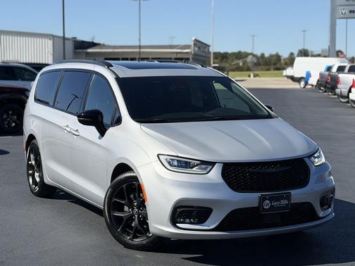 2026 Chrysler Pacifica L