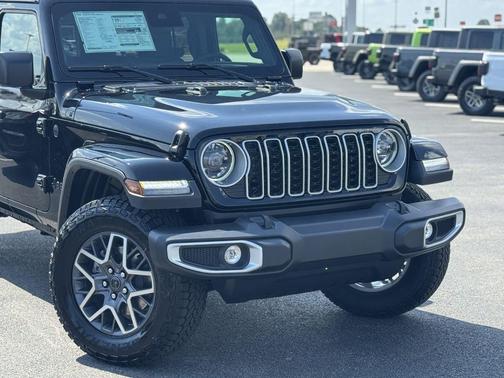 2025 Jeep Wrangler 4-Door Sahara 4x4