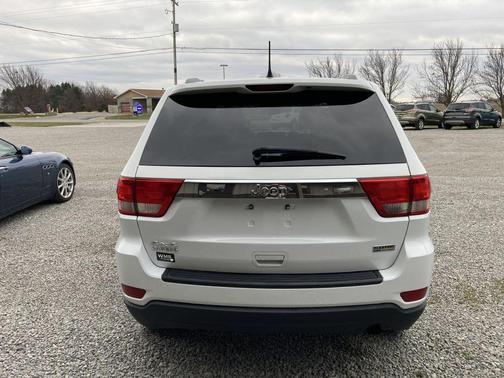 Photo 5 of 28 of 2013 Jeep Grand Cherokee Laredo
