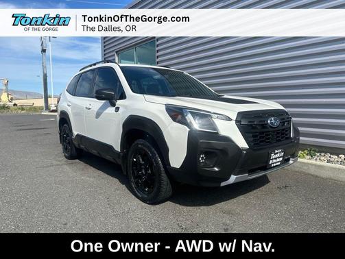 Crystal White Pearl 2023 Subaru Forester Wilderness