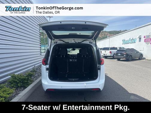Bright White Clearcoat 2021 Chrysler Pacifica Touring L