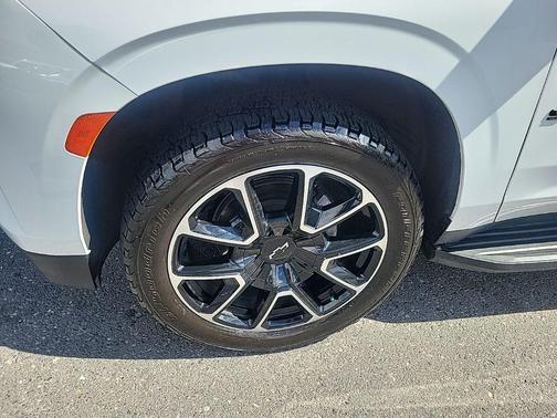 Summit White 2023 Chevrolet Suburban RST
