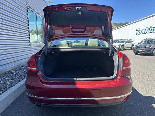 2015 Volkswagen Passat 1.8T Auto SE w/Sunroof & Nav