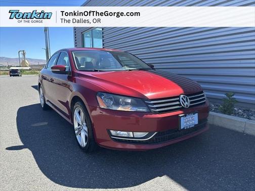2015 Volkswagen Passat 1.8T Auto SE w/Sunroof & Nav